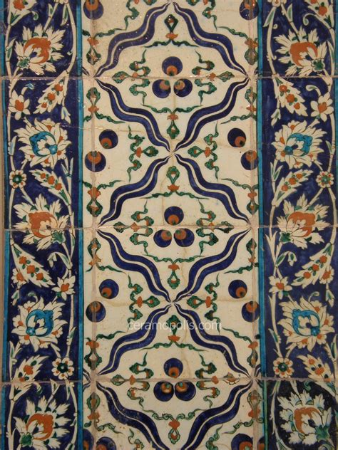 Iznik 17th - Benaki Islamic Museum Greece | Iznik tile, Persian art painting, Turkish art