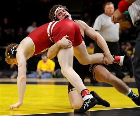 Nine Hawkeye wrestlers named to Academic All-Big Ten team - Iowa ...