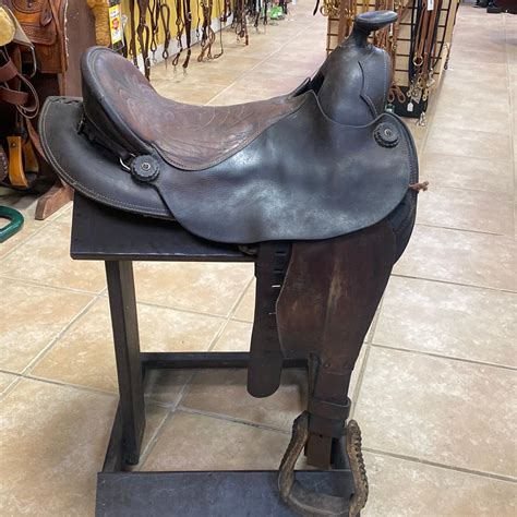 Fallis Balanced Ride Saddle – J & J Tack Shack