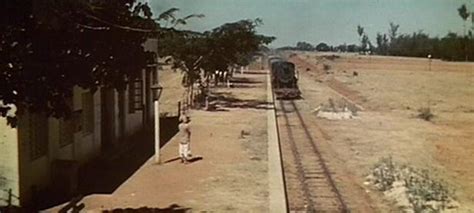 SHOLAYISM: Sholay: The First Scene