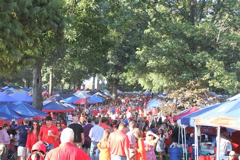 Ole Miss, Grove Ranked No. 2 in Best Collegiate Tailgate - HottyToddy.com