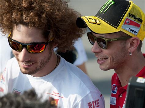 Valentino Rossi pays tribute to Marco Simoncelli following fatal crash ...