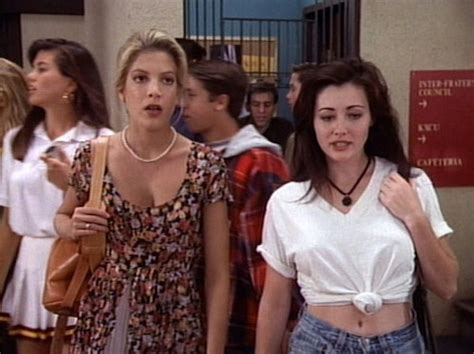 21 Style Lessons From 'Beverly Hills 90210' That Still Influence ...