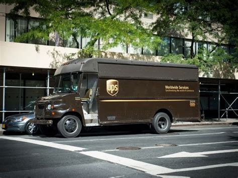 What Size Trucks Does UPS Have? (Height & Length Explained)