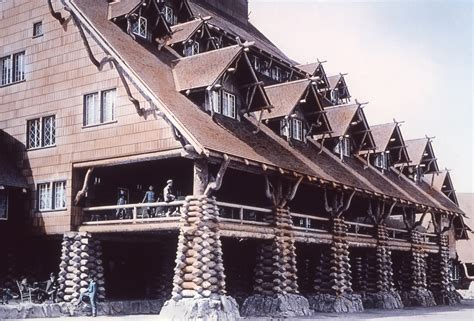 Old Faithful Inn - Yellowstone Insider