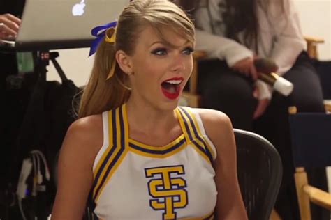 Taylor Swift Shares 'Shake It Off' Outtakes [VIDEO]