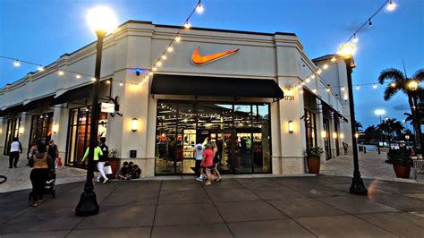 NEVER BEEN to this Nike Outlet!!! - YouTube