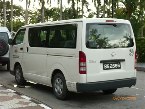 TopWorldAuto >> Photos of Toyota Hiace Minibus - photo galleries