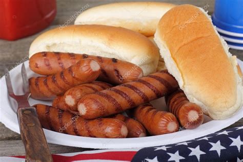 Grilled Hot Dogs and Buns — Stock Photo © chasbrutlag #40412855