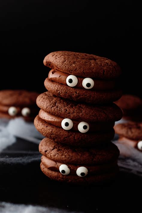 Halloween Eyeball Cookies - Recipes From A Pantry