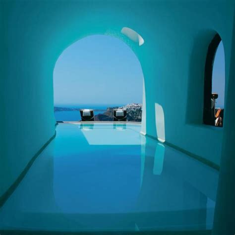 Gorgeous Infinity Pool Hotels in Santorini, Greece