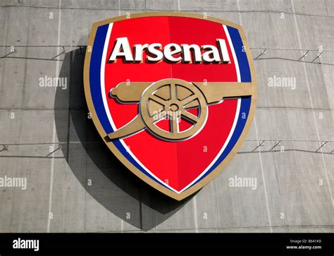 Arsenal logo hi-res stock photography and images - Alamy