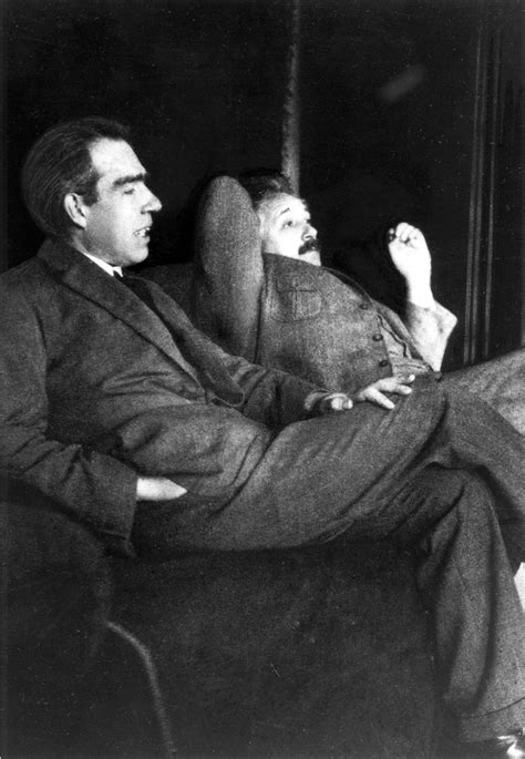 File:Niels Bohr Albert Einstein by Ehrenfest.jpg - Wikimedia Commons