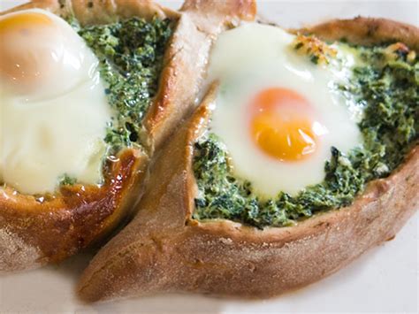 Spinach & Egg Turkish Pide | @OmNomAlly