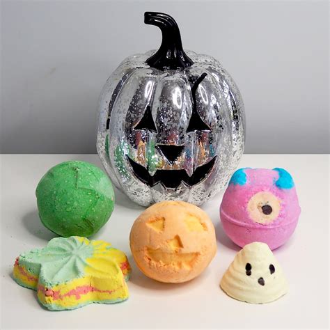 Lush Halloween collection 2016 - bath bomb haul! | flutter and sparkle