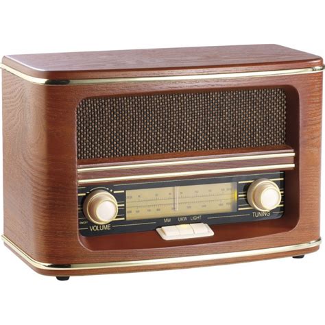 Radio design rétro en bois, signal fm ou dab numérique par auvisio