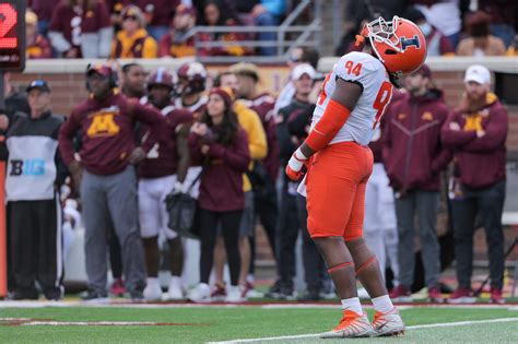 Illinois Football: 3 key Illini players against the Wyoming offense