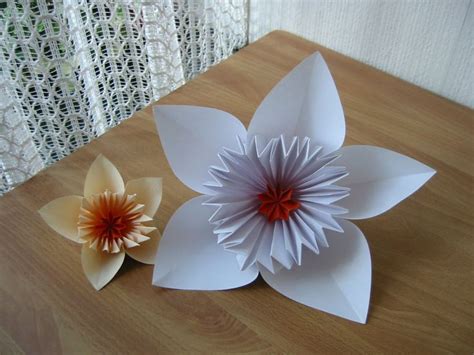 Flores de Papel (Origami) | Manualidades / Grafts | Pinterest | Origami ...