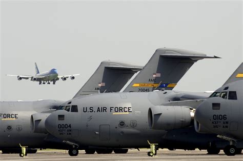 President visits Charleston AFB, addresses military members > Joint ...