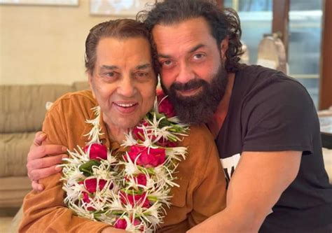 Animal: Dharmendra finally reviews son Bobby Deol's movie; comments on climax fight scene with ...