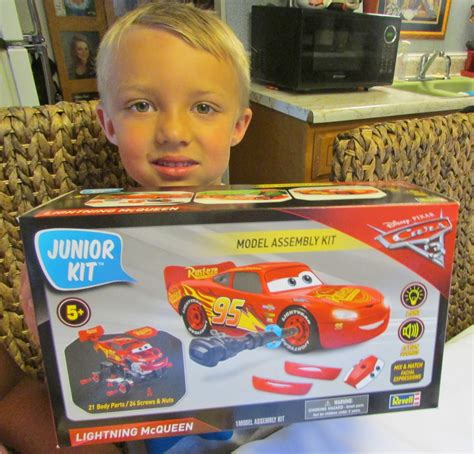 Heck Of A Bunch: CARS 3 Junior Assembly Kit - Review and Giveaway