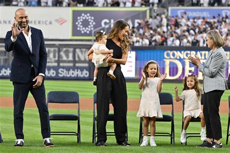 Derek Jeter on Holiday Plans as a Family of 6 (Exclusive)