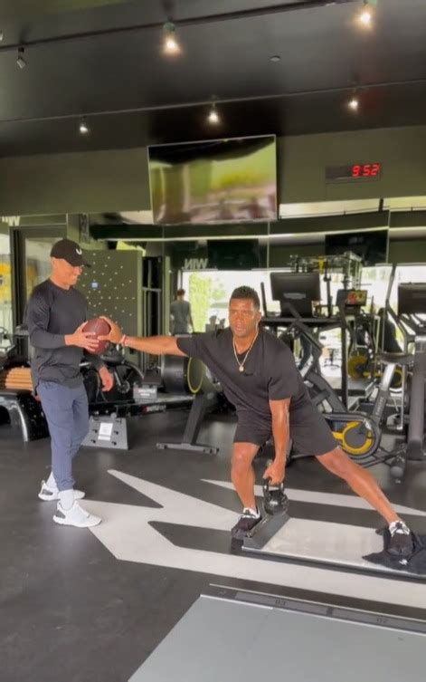 Russell Wilson posts insane gym video on comeback from knee surgery and leaves NFL fans thinking ...