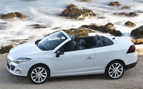 Renault Megane Coupe Cabriolet moving parallel wave wallpapers and images - wallpapers, pictures ...