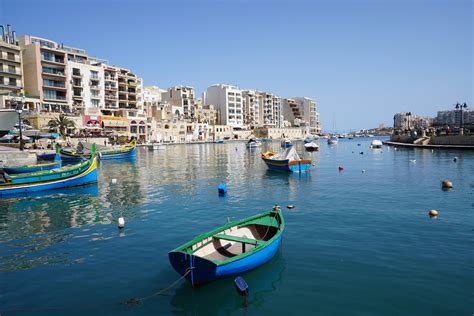 St. Julians bay - 1 | St. Julians, Malta | Leandro Neumann Ciuffo | Flickr