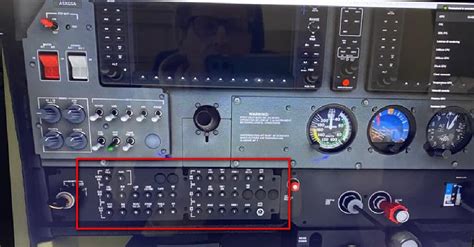 Cessna 172 circuit breaker panel - Aircraft & Systems - Microsoft Flight Simulator Forums