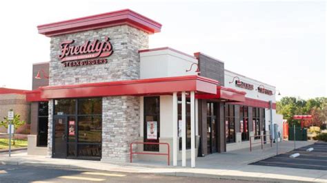 Freddy's fast-casual restaurant opens in Ellisville | ksdk.com