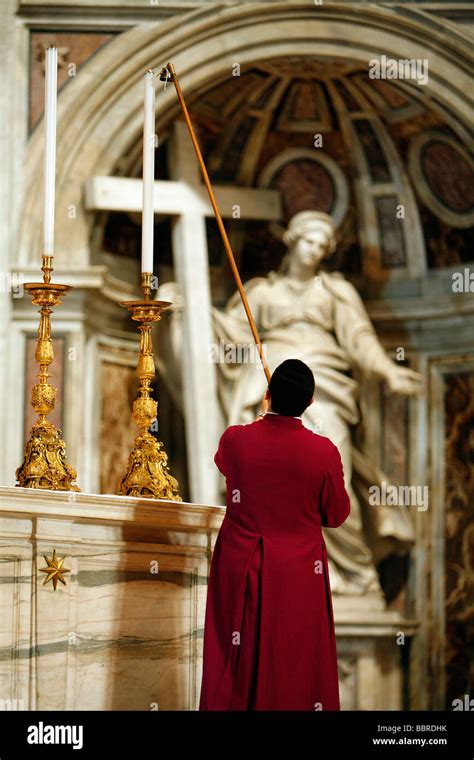 INTERIOR OF SAINT PETER'S BASILICA, BASILICA SAN PIETRO, ROME Stock ...