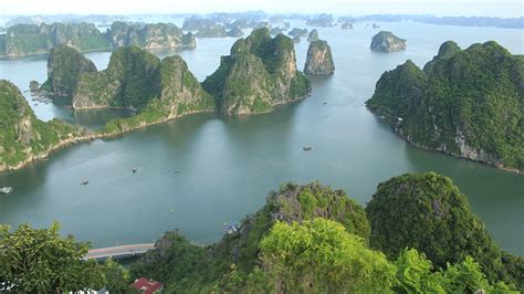 Halong Bay Caves: The Ultimate Guide to Exploring Vietnam's Hidden Treasures