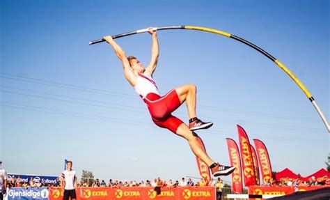 Guttormsen records highest jump ever by Ivy League pole vaulter, eyes ...