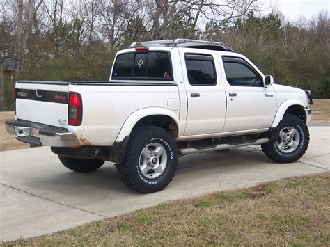 2000 Nissan frontier crew cab lifted