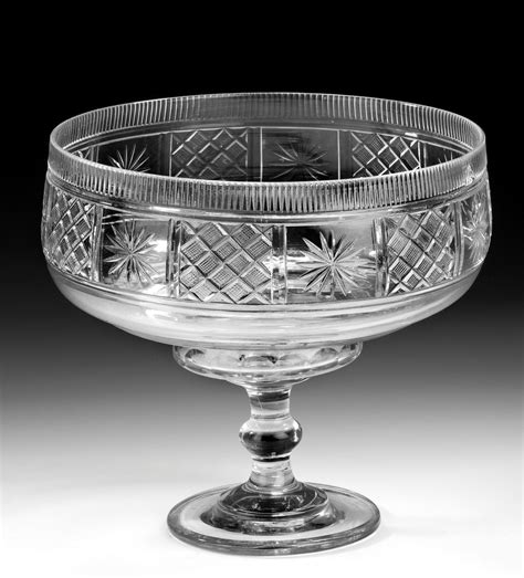 ANTIQUE IRISH CUT GLASS FRUIT BOWL