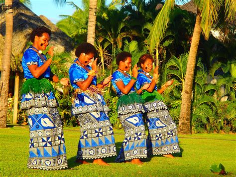 Fiji Cultural Dance #Fiji #backpackerdeals | Fiji culture, Beautiful fiji, Fiji