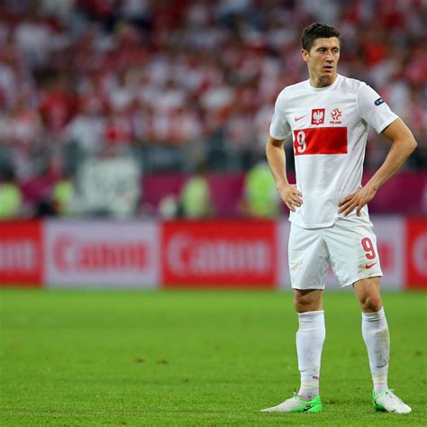 Manchester United Transfer News: Robert Lewandowski Makes No Sense for ...