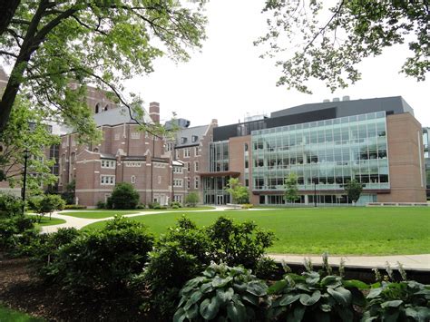 File:Campus view - Emmanuel College, Massachusetts - DSC09831.JPG - Wikimedia Commons