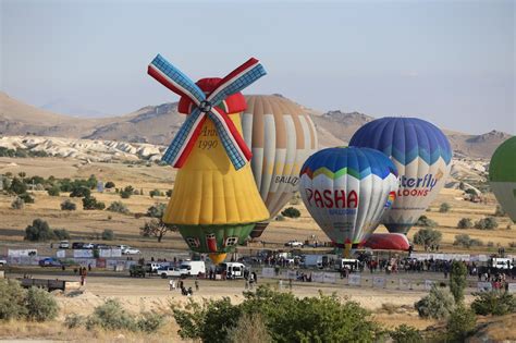 Turkey's Cappadocia hosts International Hot Air Balloon Festival | Daily Sabah