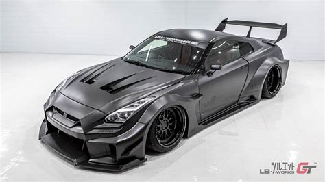 Liberty Walk Reveals Super Wide Nissan GT-R Silhouette Body Kit - autoevolution