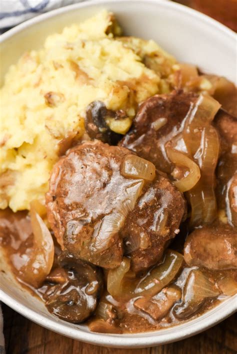 Easy Crock Pot Round Steak with Mushrooms - NeighborFood