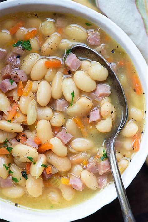 Soupe aux haricots blancs et au jambon | Bean soup recipes, Ham soup ...