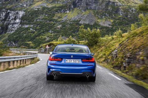 2019 BMW 3 Series hopes to be the sport sedan benchmark again - CNET