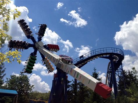 Shockwave Canada's Wonderland Greater Toronto Area, Amusement Park ...