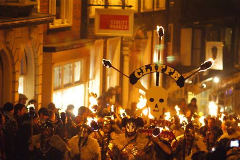 Lewes Guy Fawkes Night Celebrations (8) © Peter Trimming cc-by-sa/2.0 ...