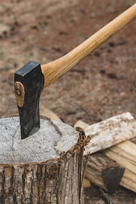 How to Sharpen an Axe ??? Get Back to Chopping Wood in 5 Minutes ...