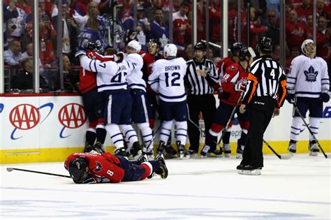 Alex Ovechkin Briefly Leaves Game 5 After a Hard Hit - The New York Times