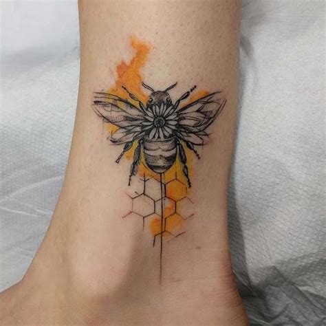 Black and White Simple Bee Tattoo Designs - Trendy Pins