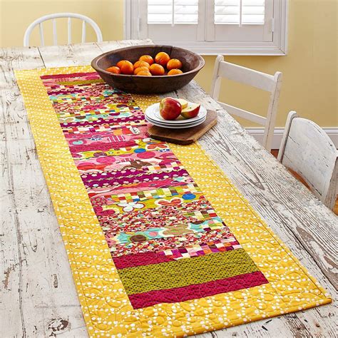 Saltwater Taffy | Table runner pattern, Quilted table runners, Quilt ...